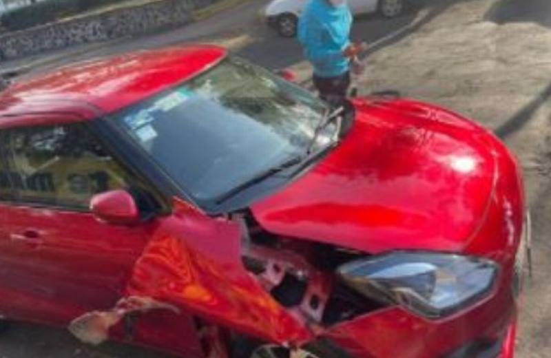 Jugadores de Pumas sufren aparatoso accidente automovilístico