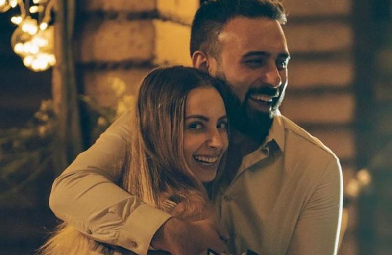 ¡habrá Boda Yosstop Se Compromete Con Su Novio Así Le Entregaron El Anillo Ya Fm 4379