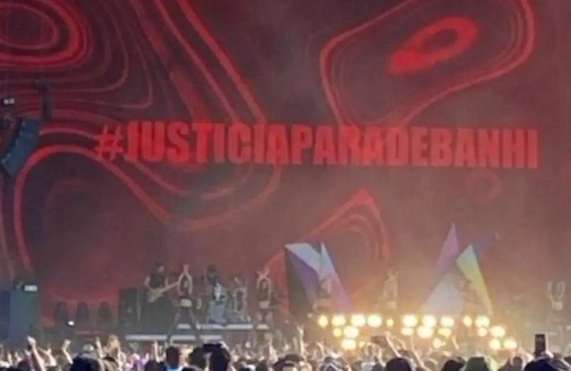 ¡En concierto, Danna Paola pide justicia por Debanhi Escobar!