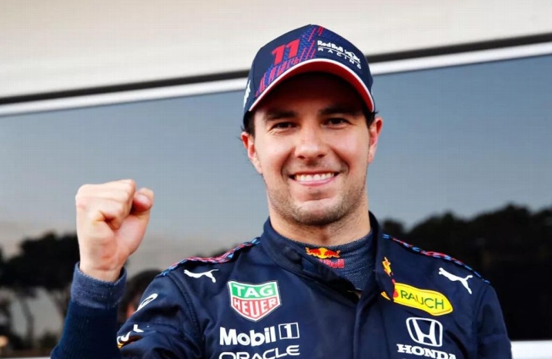 'Checo' Pérez subió al podio como tercer lugar en el Gran Premio de México