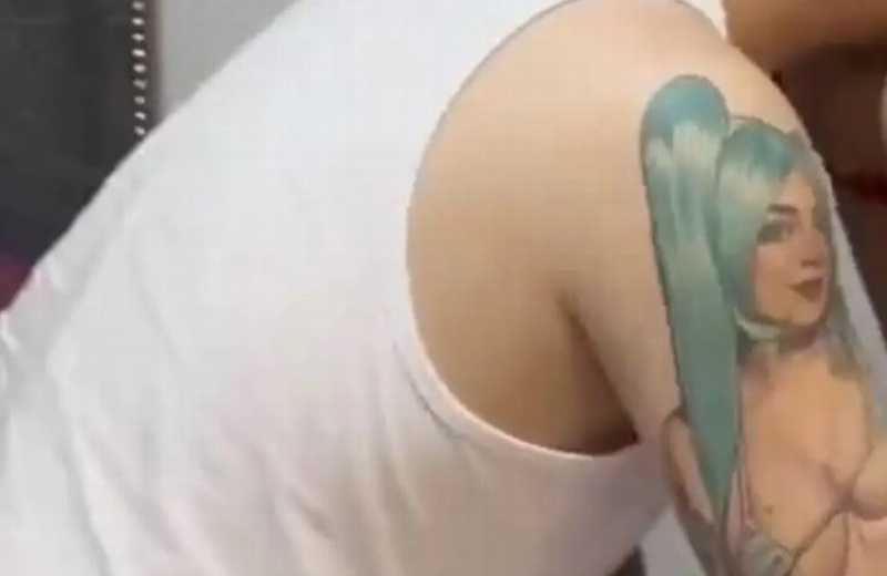 Imagen Filtran video íntimo de Karely Ruiz con fan que se tatuó su rostro ¿es real o falso?