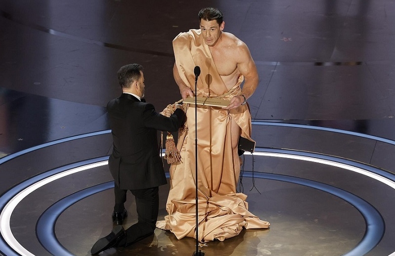 John Cena presenta el Óscar al Mejor Vestuario ¡desnudo! (+fotos)