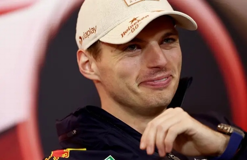 Verstappen lanza polémico comentario sobre Checo Pérez