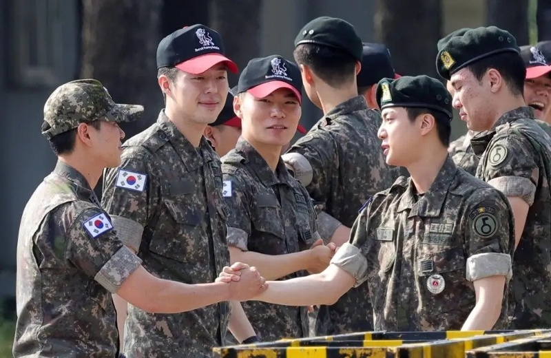 Jin de BTS termina su servicio militar obligatorio