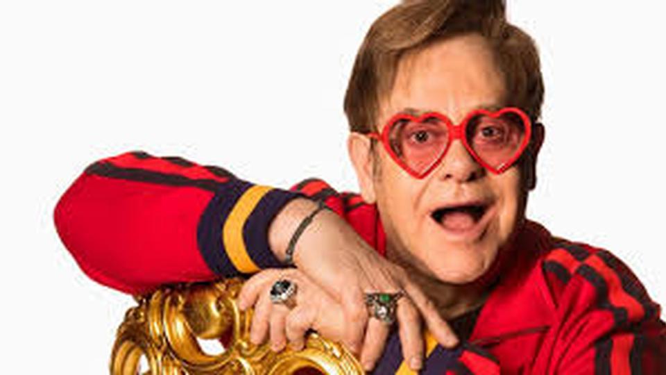 ¡Qué fuerte! Elton John ya no puede ver bien (+VIDEO)